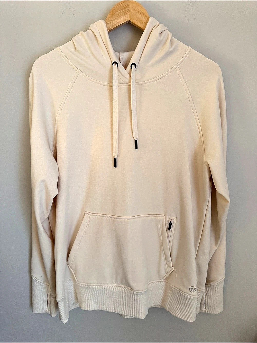 We Wander Hoodie in Cream Size Large Like New